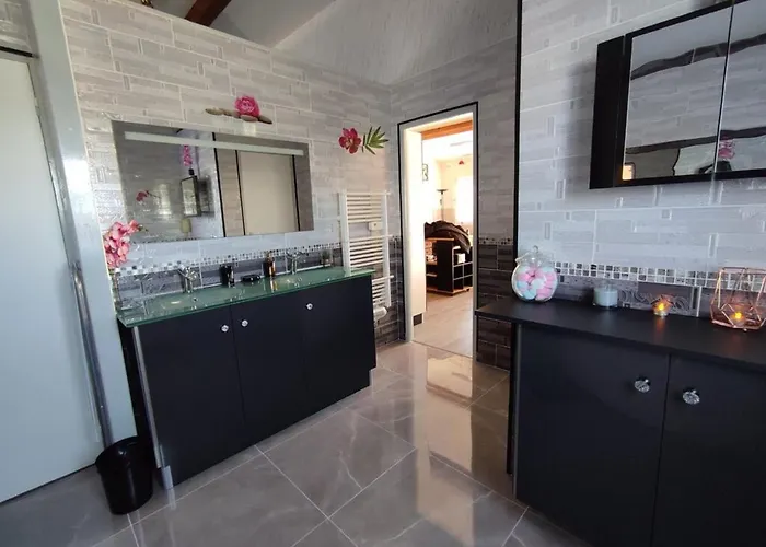 Le Cosy Occitan Chaleureuse Indépendante Baignoire Terrasse Jardin Сasa de vacaciones