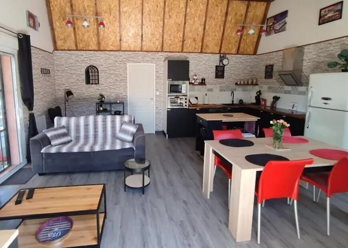 Le Cosy Occitan Chaleureuse Indépendante Baignoire Terrasse Jardin Сasa de vacaciones Carcasona