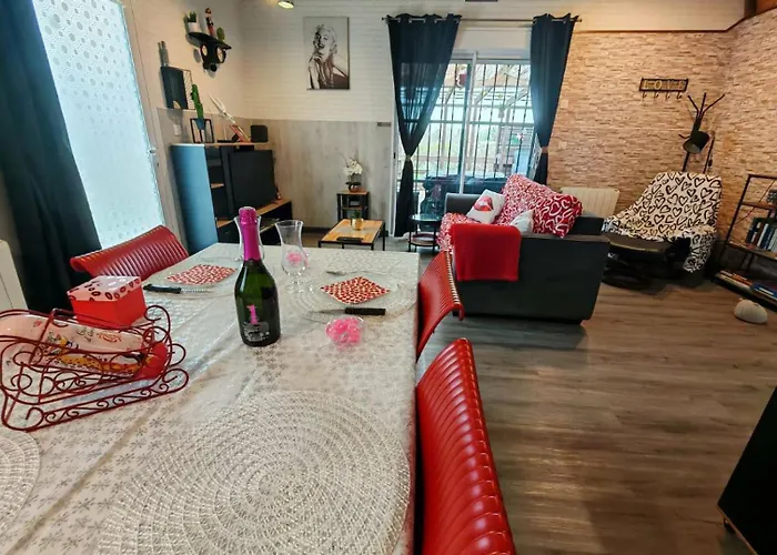 Le Cosy Occitan Chaleureuse Indépendante Baignoire Terrasse Jardin Сasa de vacaciones